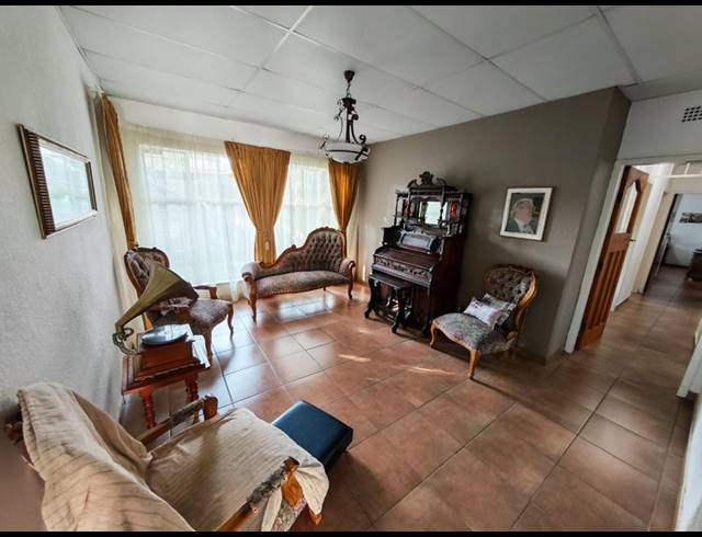 3 BEDROOM HOUSE FOR SALE IN VANDERBIJLPARK SW 2